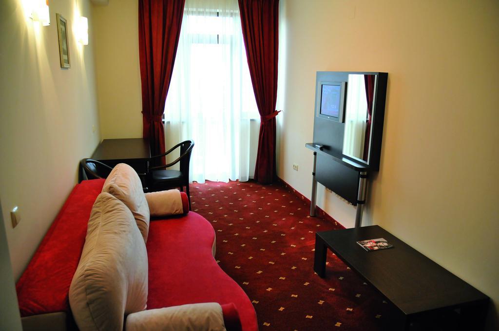 Roberts Hotel